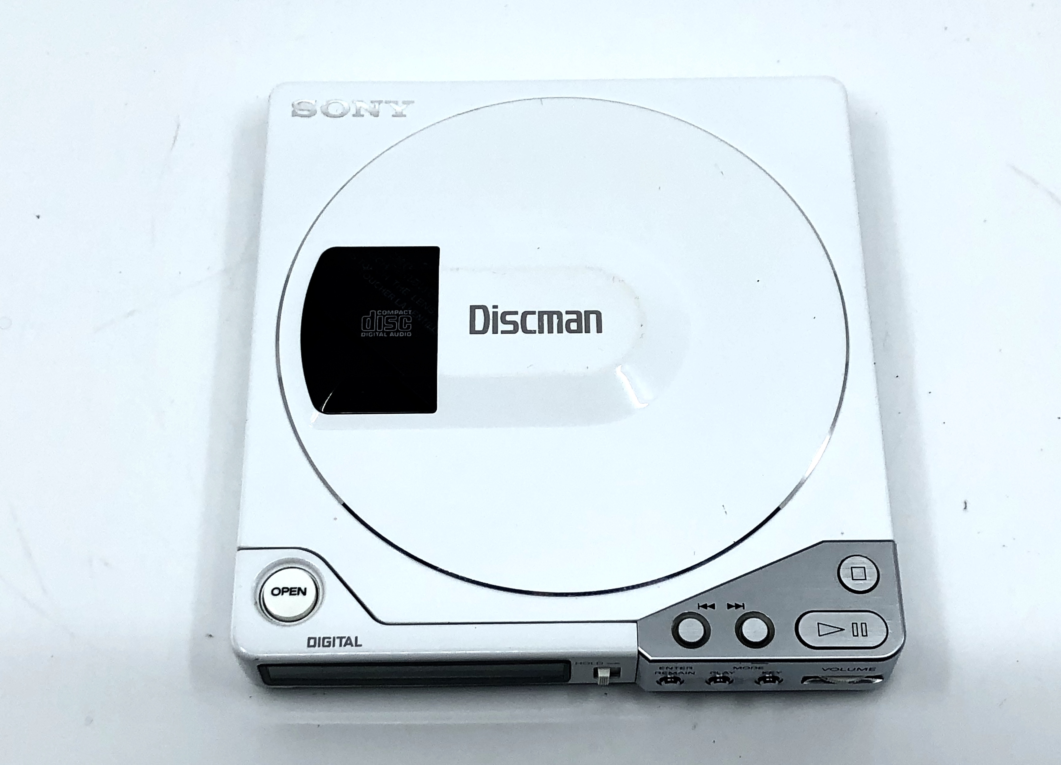 Sony Discman D-150 White Portable CD Player