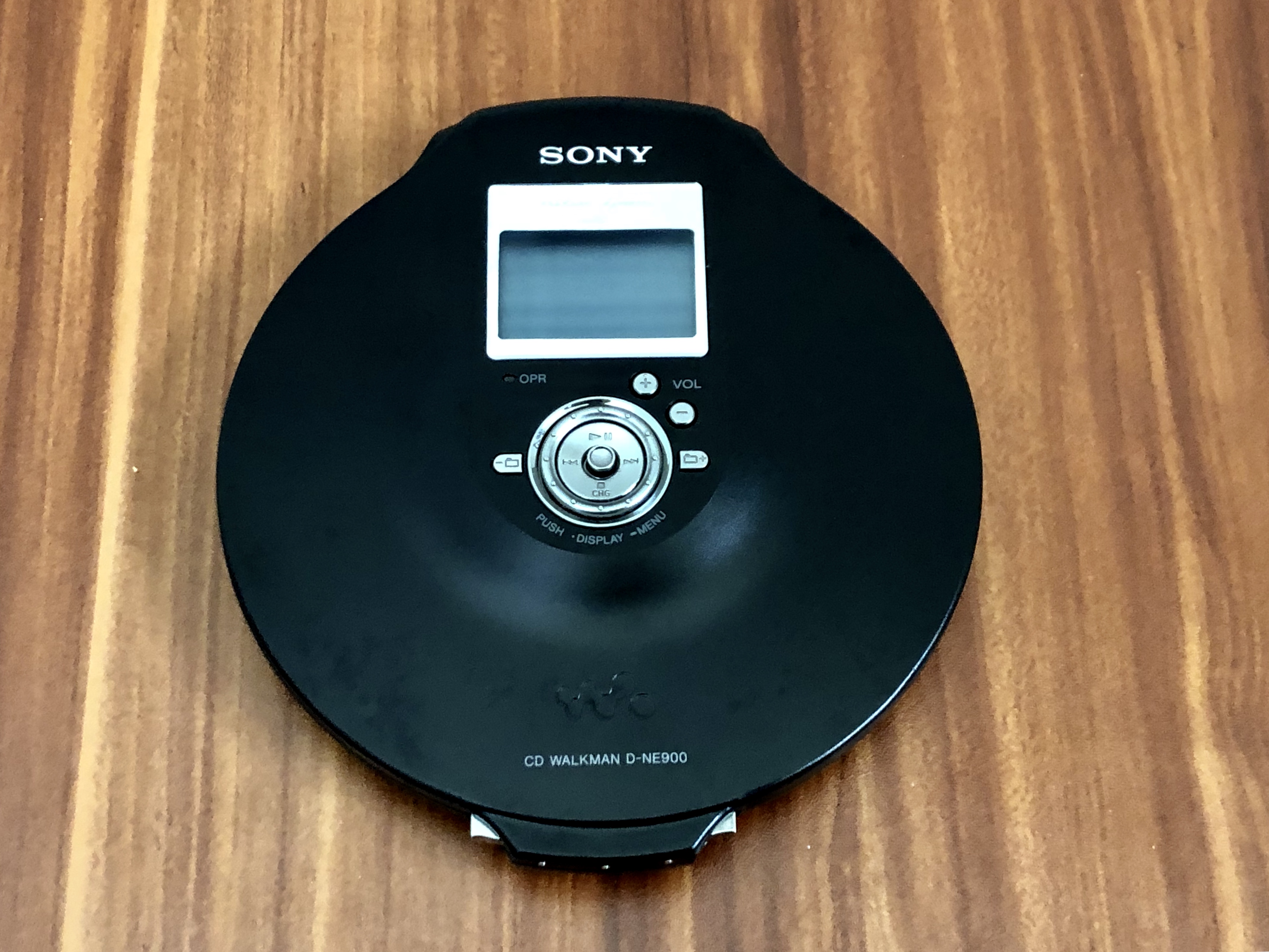 Sony CD Walkman D-NE900 Black Portable CD Player