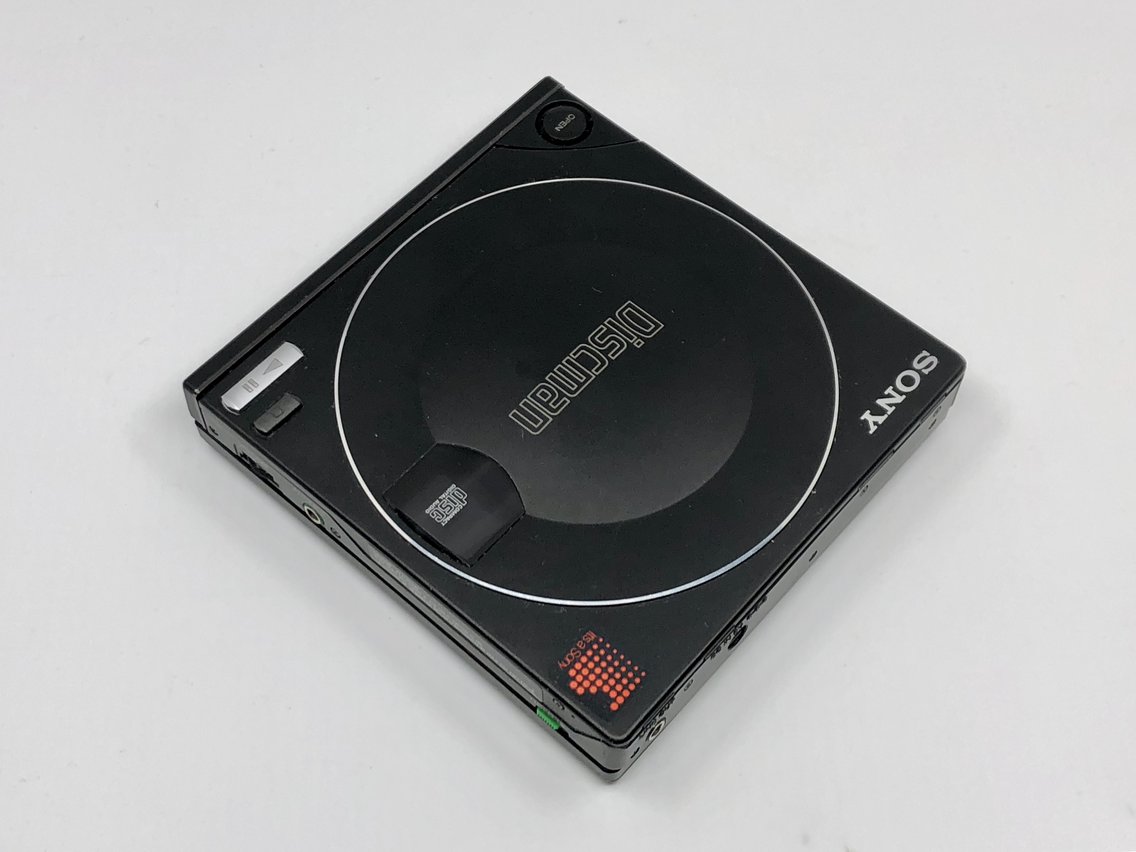 Sony Discman D-10 D-100 Portable CD Player