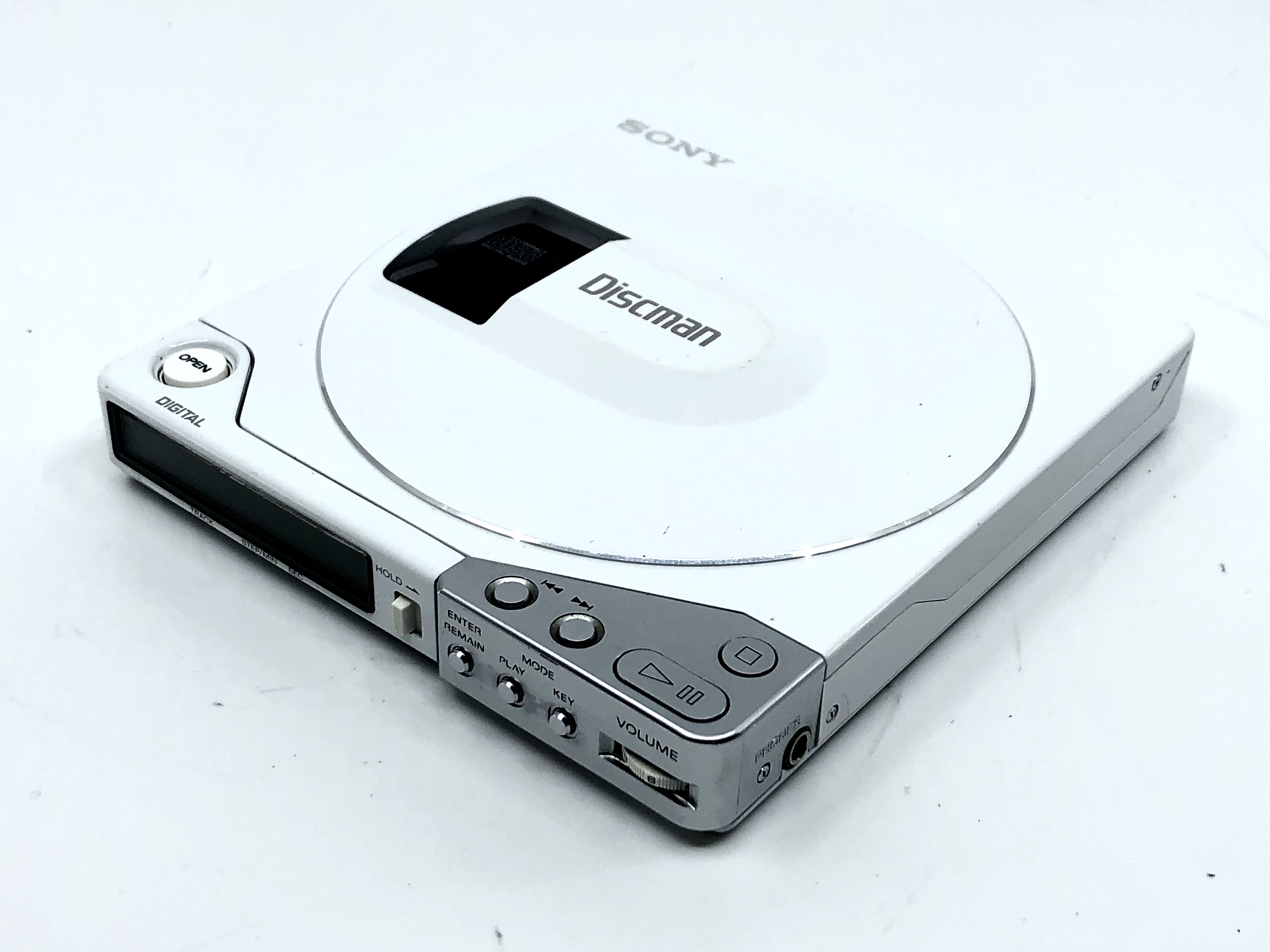 Sony Discman D-150 White Portable CD Player