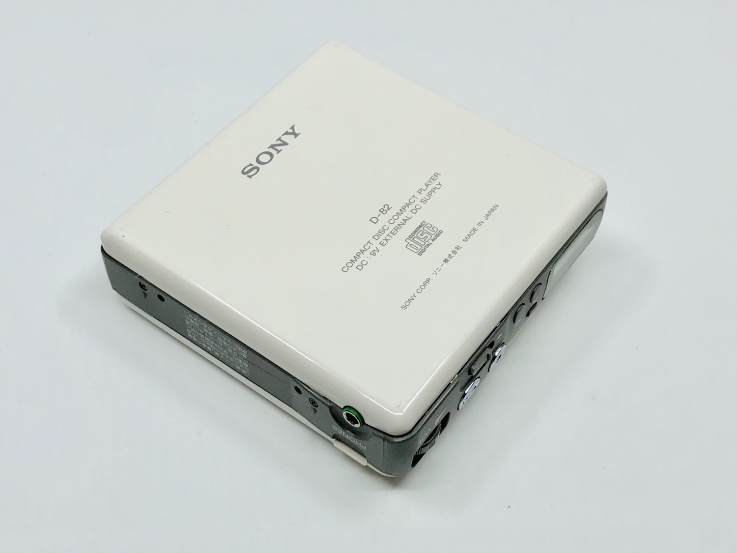 SONY D-82 CDウォークマン ポータブルCDプレーヤー Sony CD Walkman D-82 8cm Portable CD Player
