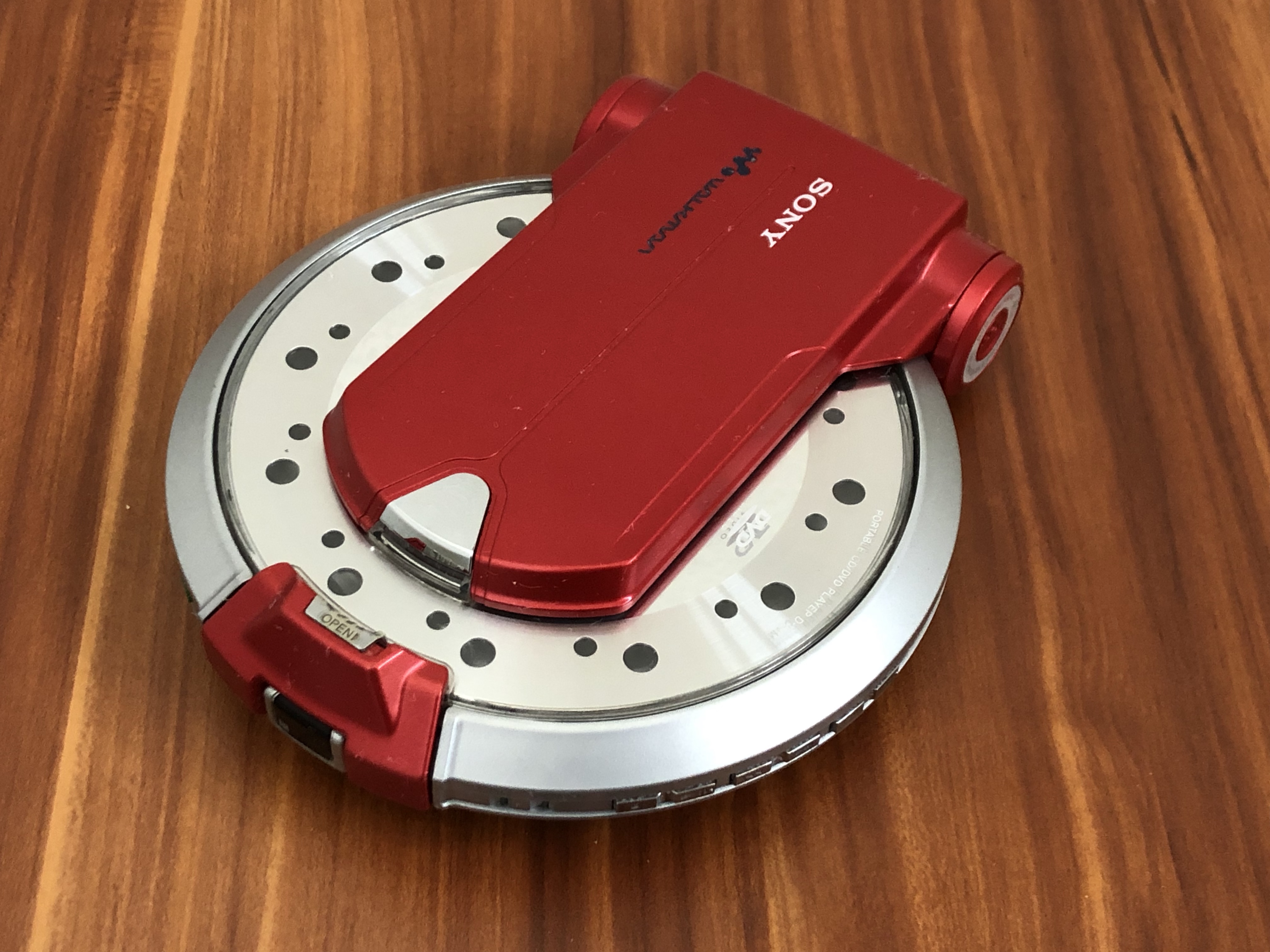 Sony D-VM1 Red Portable DVD CD Player