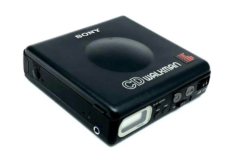 Sony CD Walkman D-82 8cm Portable CD Player