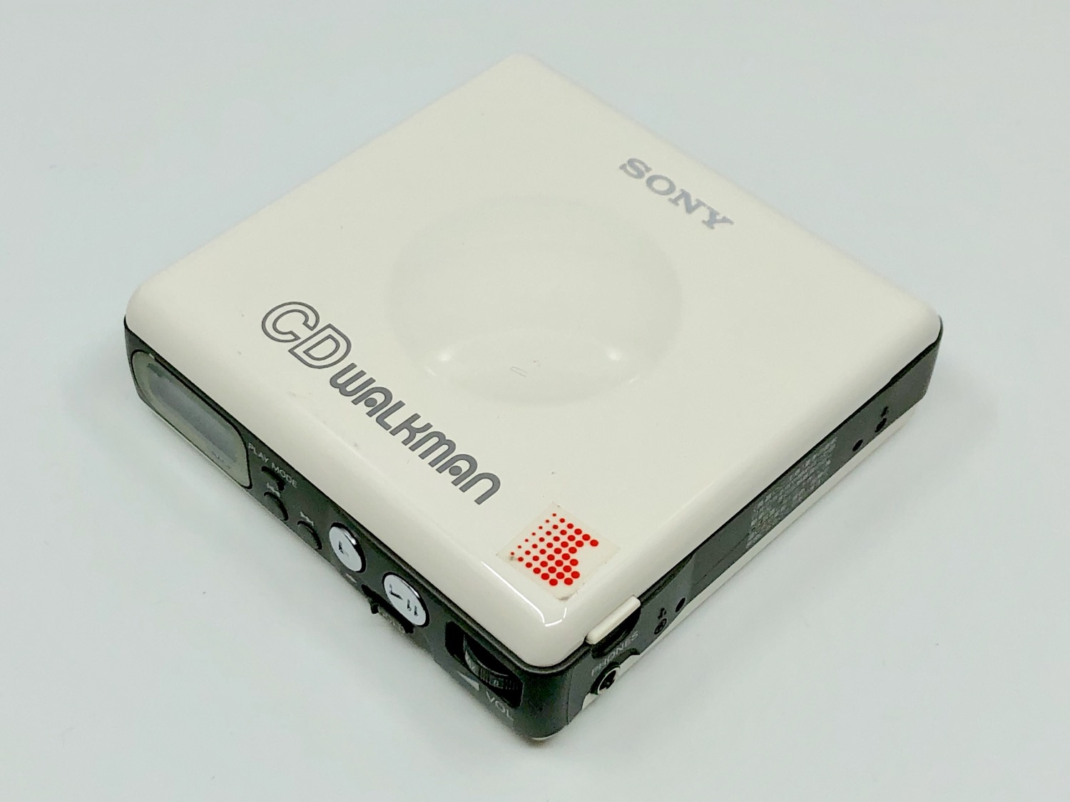 ポータブルプレーヤー SONY CD WALKMAN DISCMAN D-82 Sony CD Walkman D-82 8cm Portable CD Player