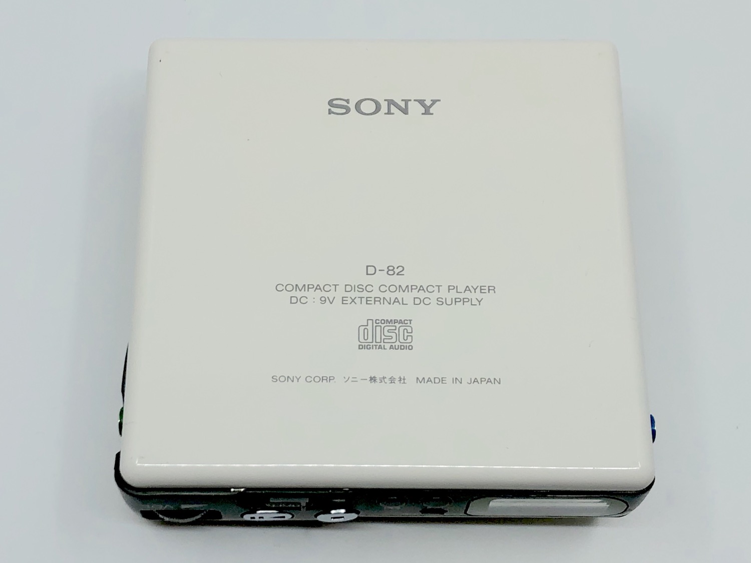 Sony CD Walkman D-82 8cm Portable CD Player