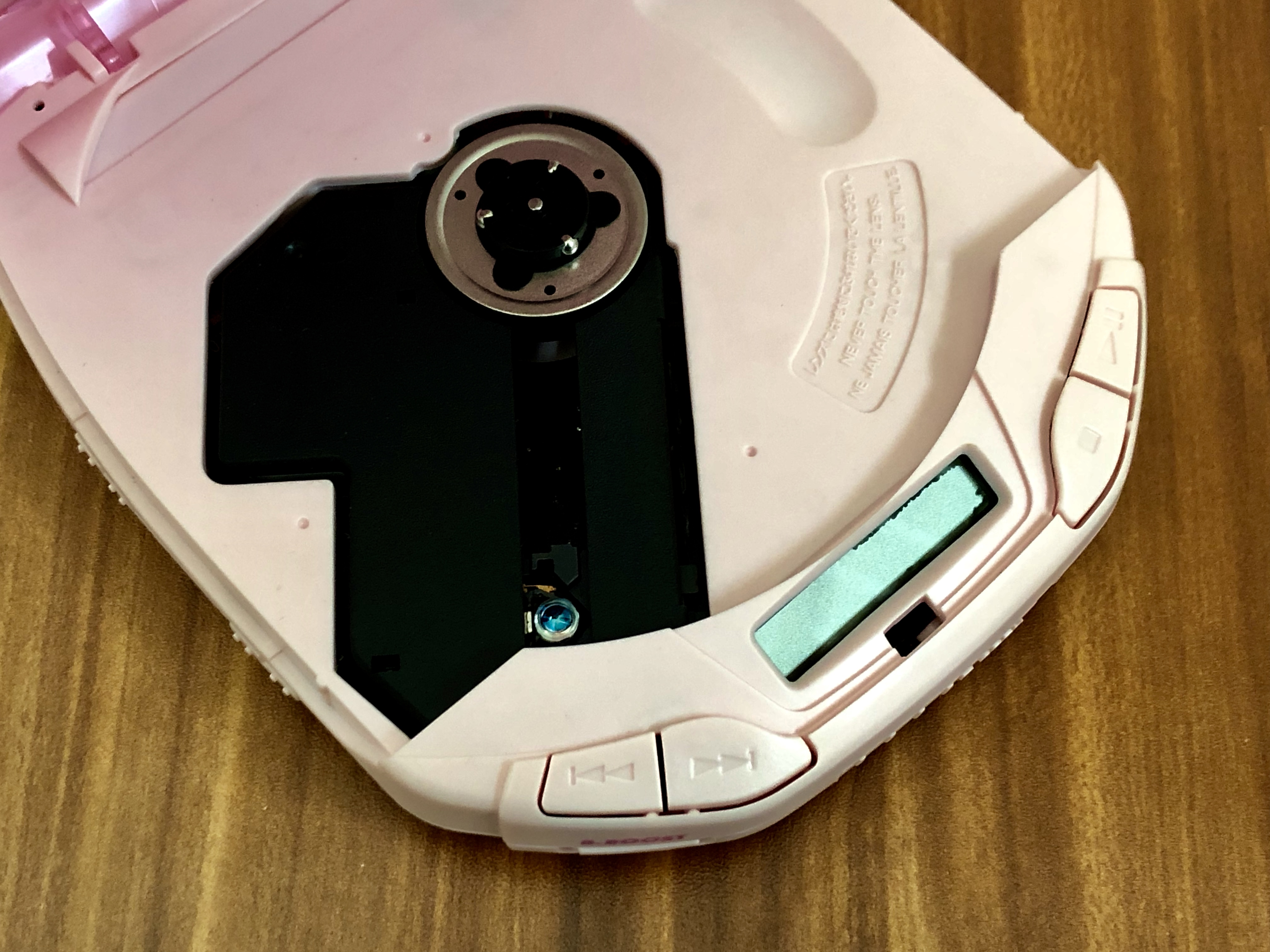 ポータブルCDプレーヤー DPC-KT102 HELLO KITTY Kenwood DCP-KT102 Hello Kitty Special Edition Portable CD Player