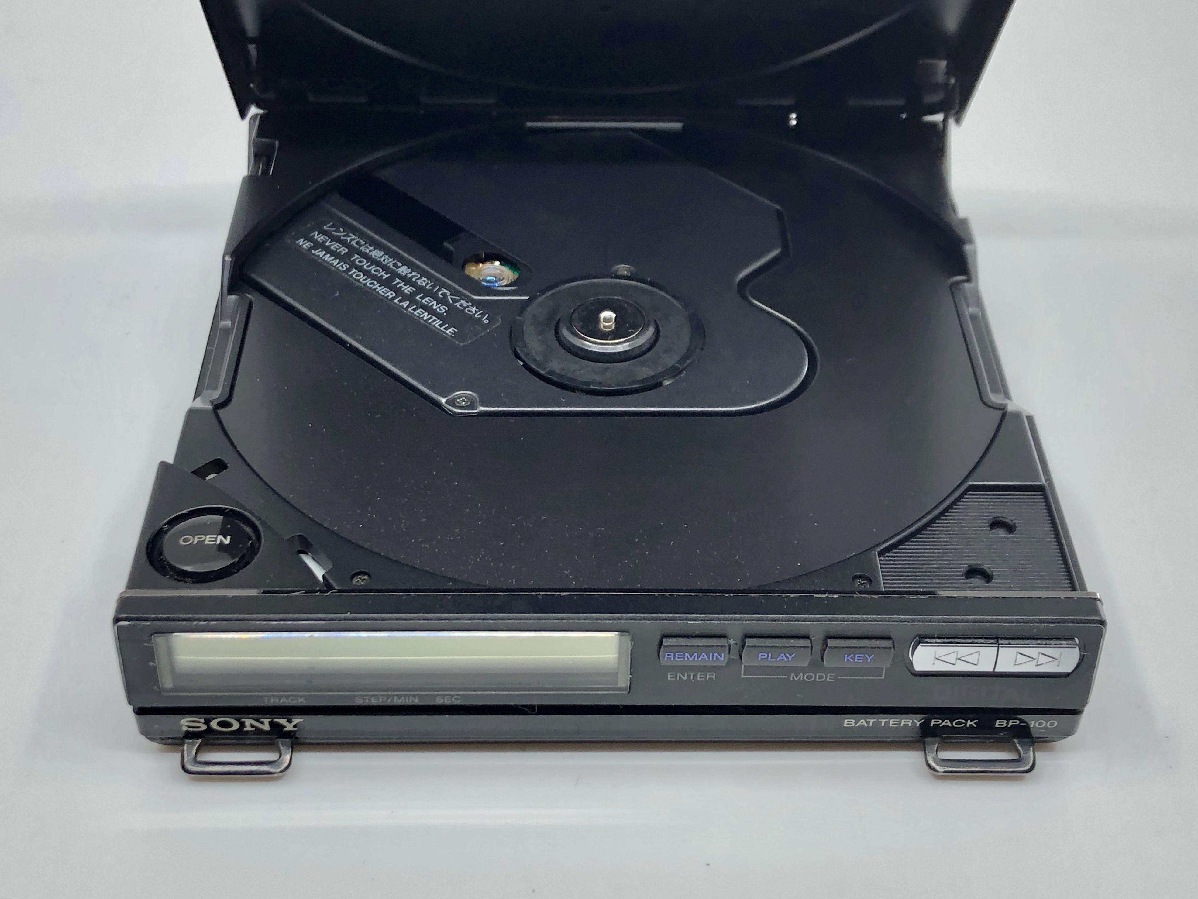 Sony Discman D-10 D-100 Portable CD Player