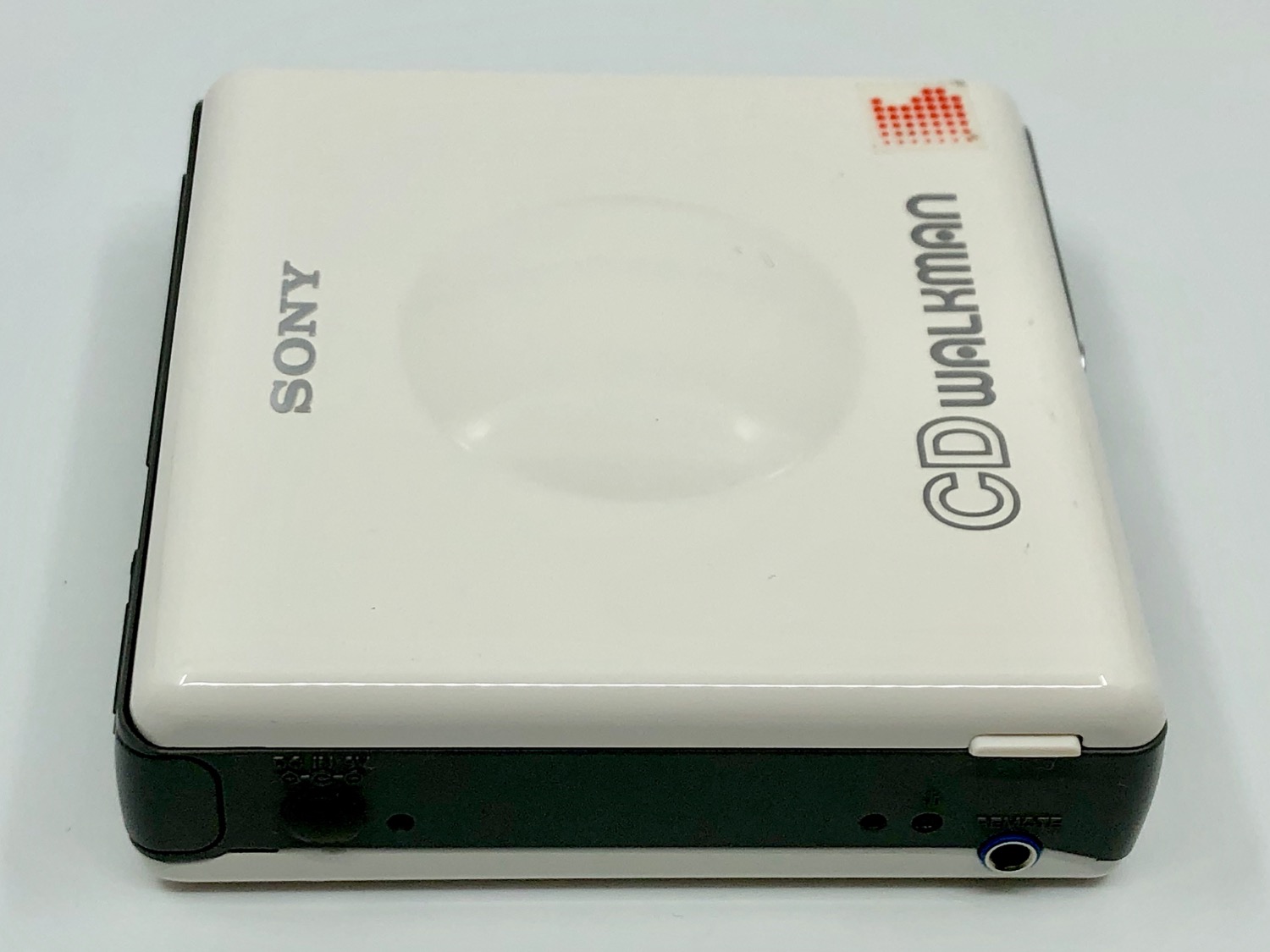 Sony CD Walkman D-82 8cm Portable CD Player