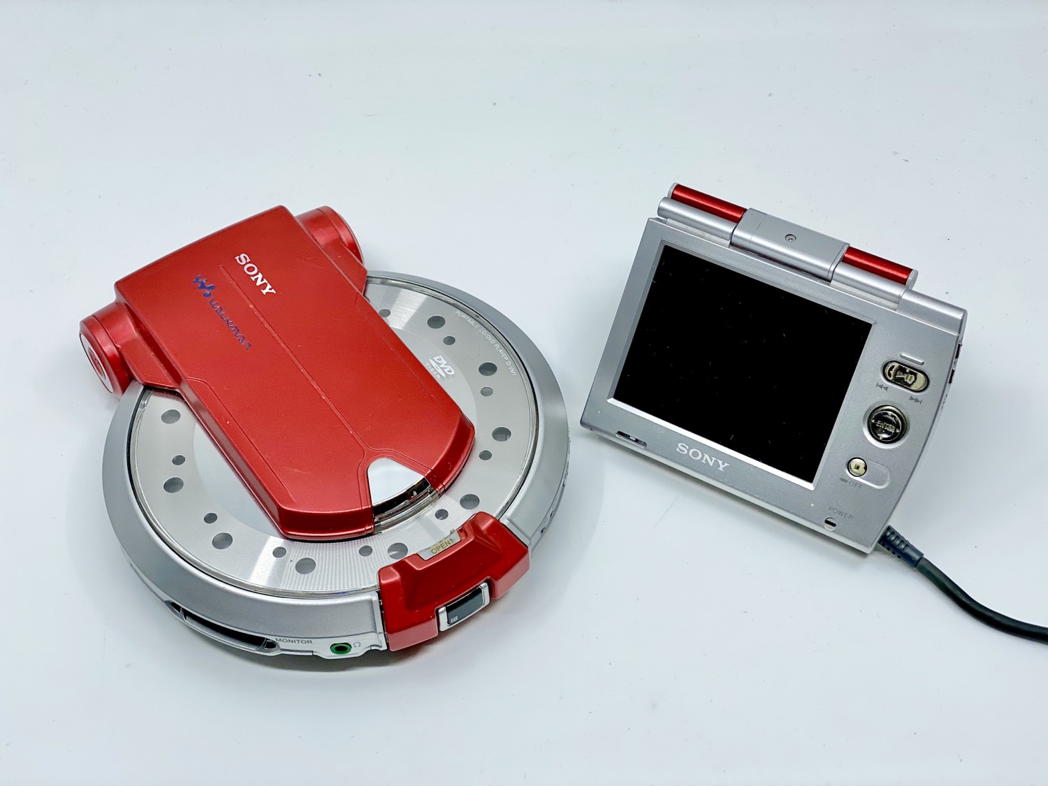 Sony Walkman D-VM1 Red Portable DVD Player