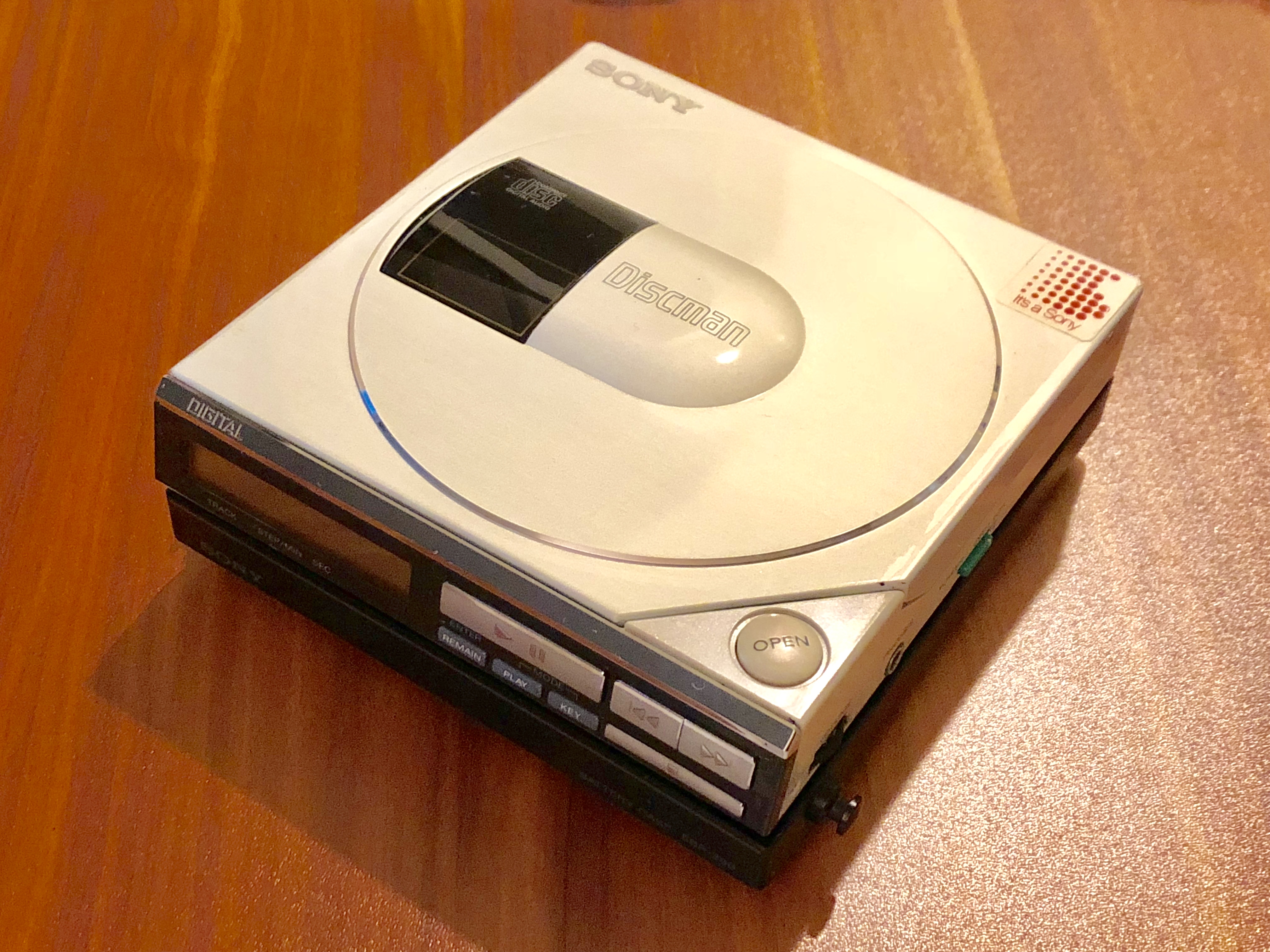 Sony Discman D50MKII White Portable CD Player