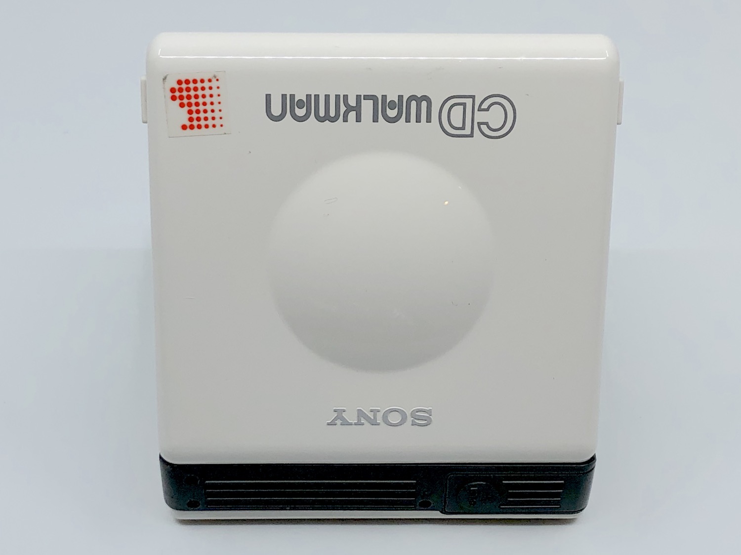 Sony CD Walkman D-82 8cm Portable CD Player