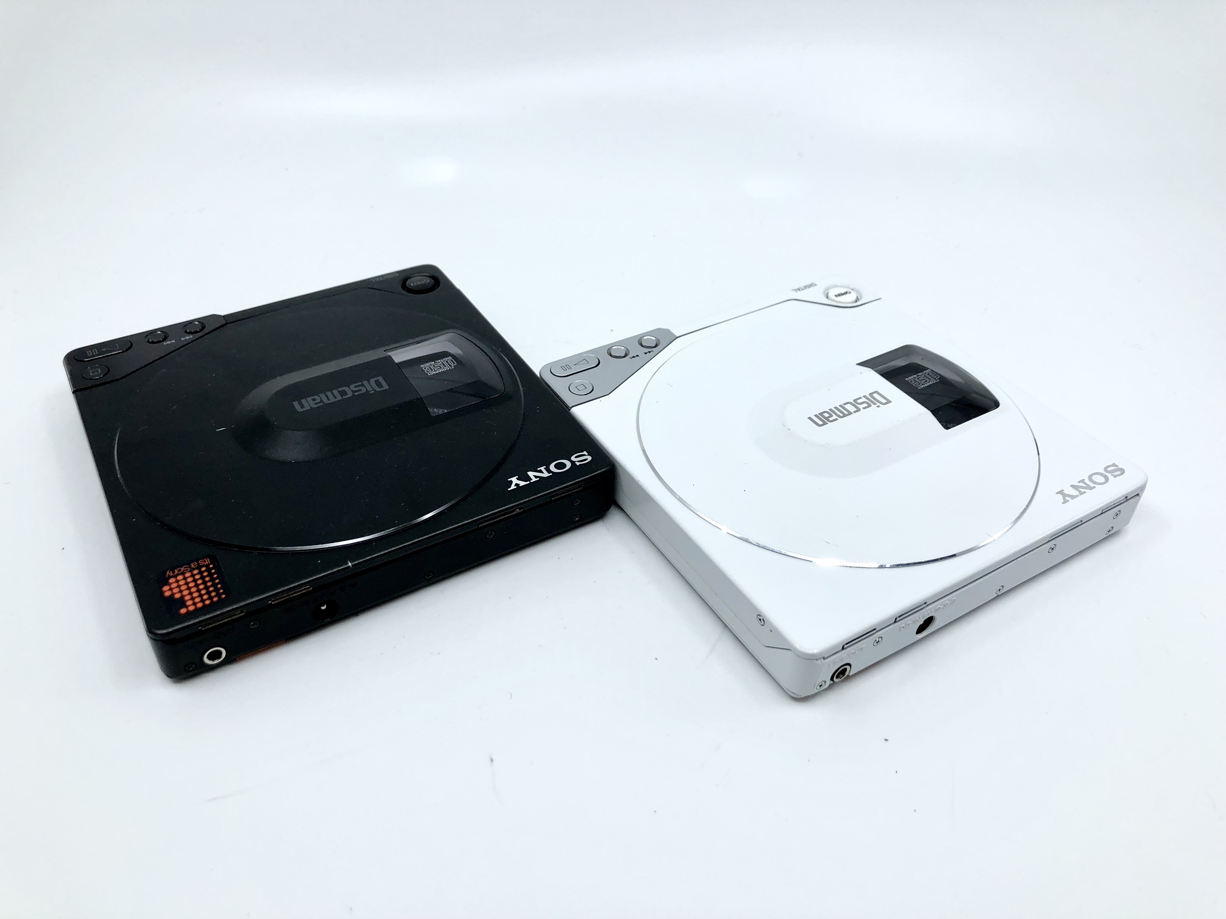 Sony Discman D-150 White Portable CD Player